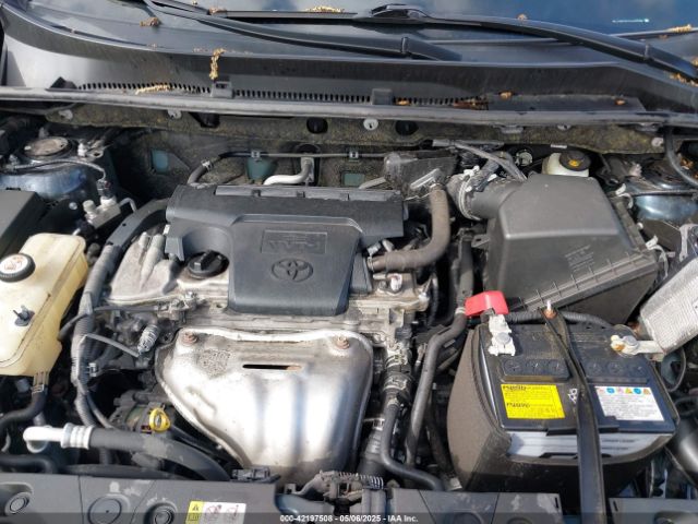 JTMBFREV5JJ228300 Toyota RAV4 LE