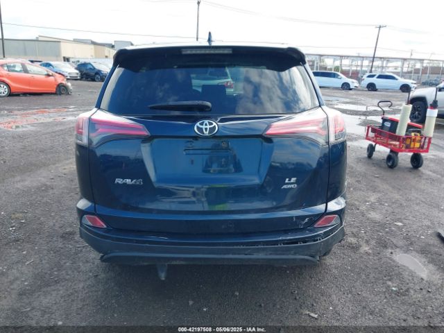 JTMBFREV5JJ228300 Toyota RAV4 LE