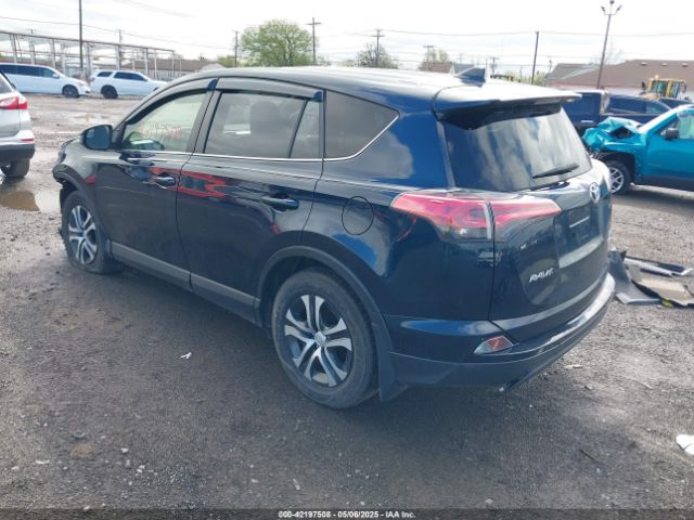 JTMBFREV5JJ228300 Toyota RAV4 LE