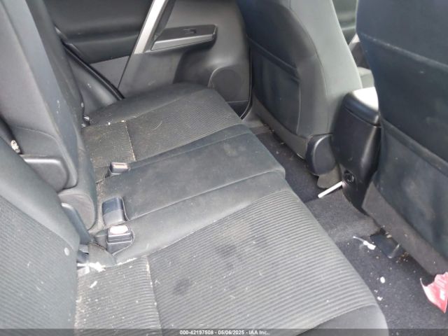 JTMBFREV5JJ228300 Toyota RAV4 LE
