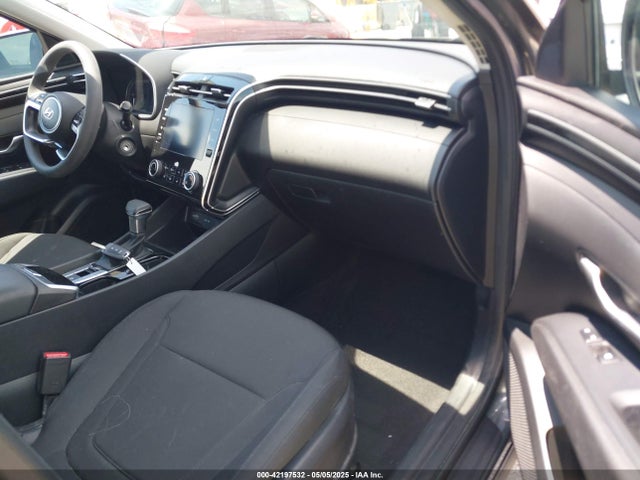5NMJA3AE3NH070046 Hyundai TUCSON SE