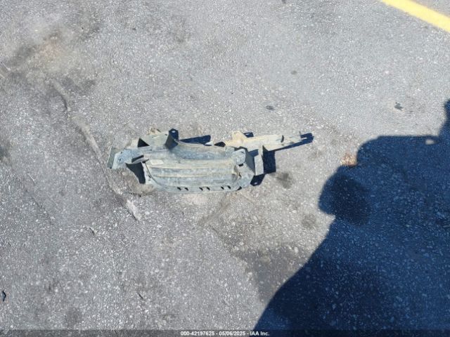 5YFEPMAE1NP385620 Toyota COROLLA LE