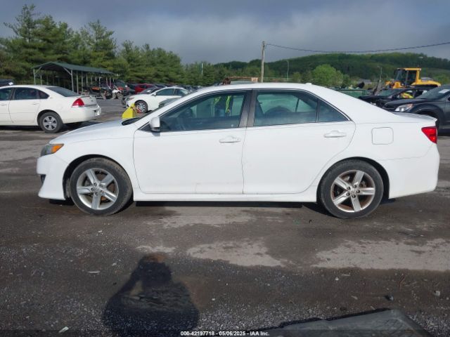 4T1BF1FK1EU771651 Toyota CAMRY SE