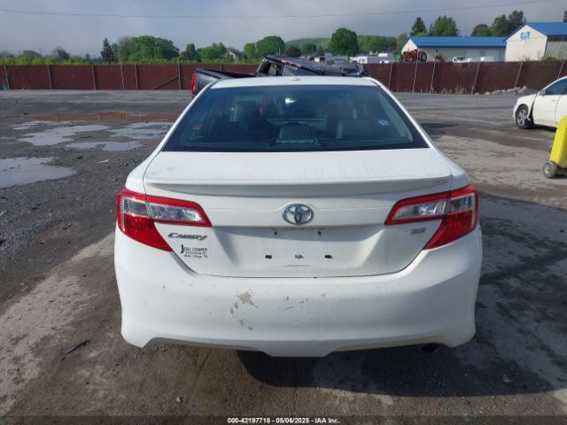 4T1BF1FK1EU771651 Toyota CAMRY SE
