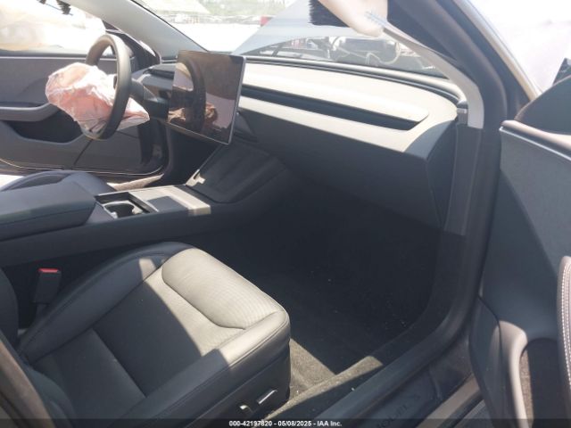 2025 TESLA MODEL 3 5YJ3E1EA0SF903825 Photo 4