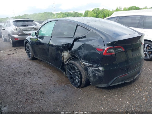 2022 TESLA MODEL Y 7SAYGAEE9NF464960 Photo 2