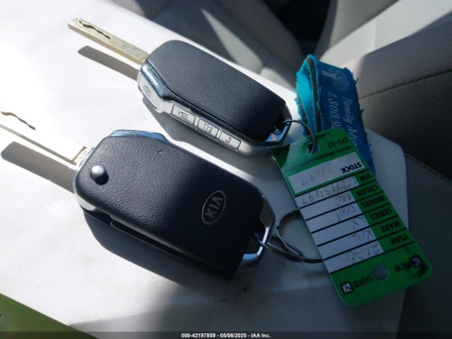 KNDJ23AU5L7713697 KIA SOUL LX
