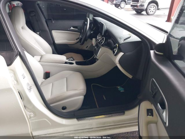 WDDSJ4GB0EN158424 Mercedes-Benz CLA 250 4MATIC