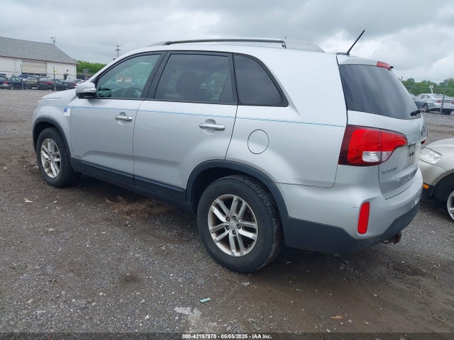 5XYKTDA73FG622209 KIA Sorento Lx V6