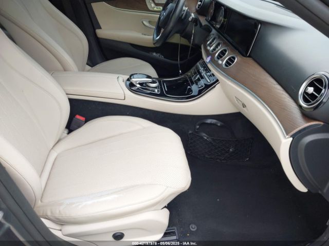 WDDZF4JBXHA259135 Mercedes-Benz E 300