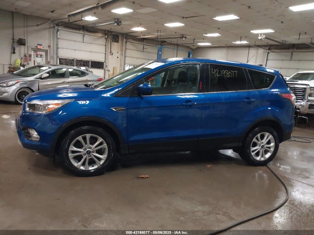 1FMCU9G93HUA28773 Ford ESCAPE SE