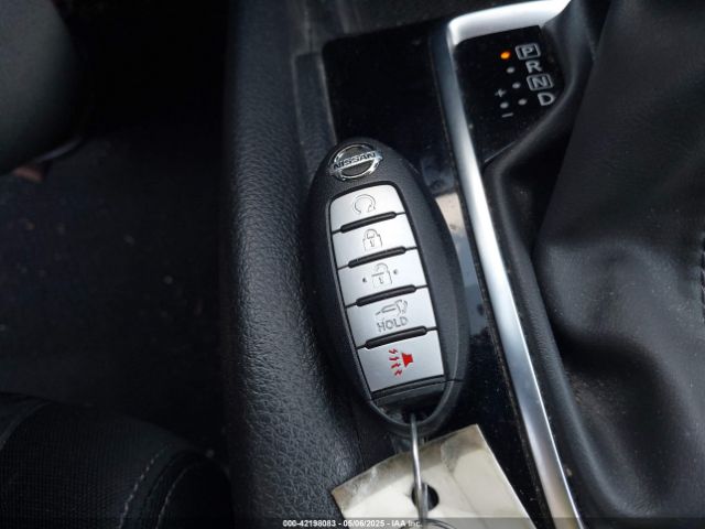 JN8AT2MV2HW285388 Nissan ROGUE SV