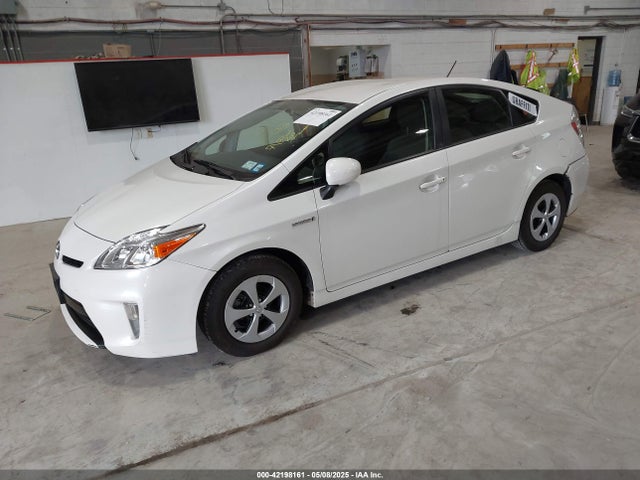 Toyota Prius Two 2014 JTDKN3DU7E1812020 Image 2