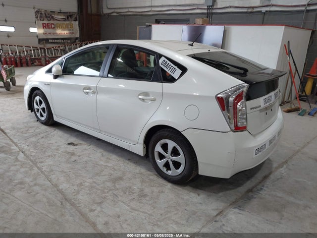 Toyota Prius Two 2014 JTDKN3DU7E1812020 Image 3