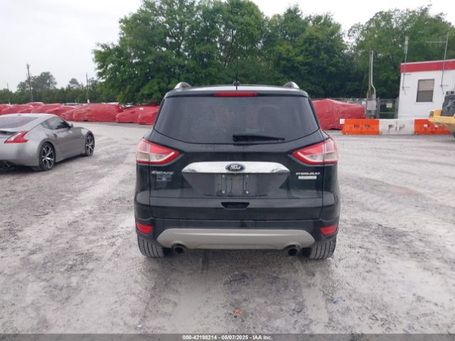 1FMCU0JX0EUC14897 Ford Escape Titanium