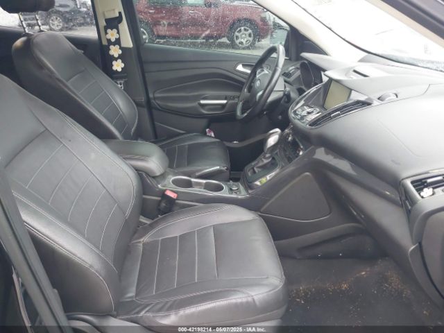 1FMCU0JX0EUC14897 Ford Escape Titanium