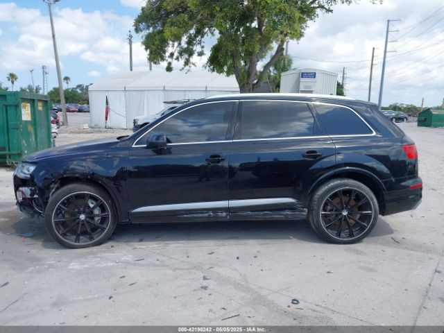 WA1VAAF71HD009205 Audi Q7 3.0t Premium