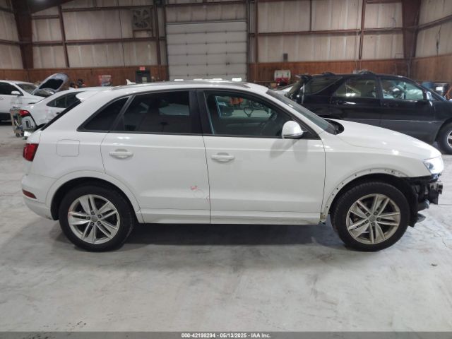 WA1ECCFS3HR004293 Audi Q3 2.0t Premium