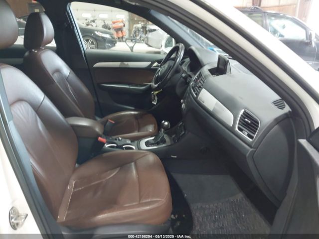 WA1ECCFS3HR004293 Audi Q3 2.0t Premium