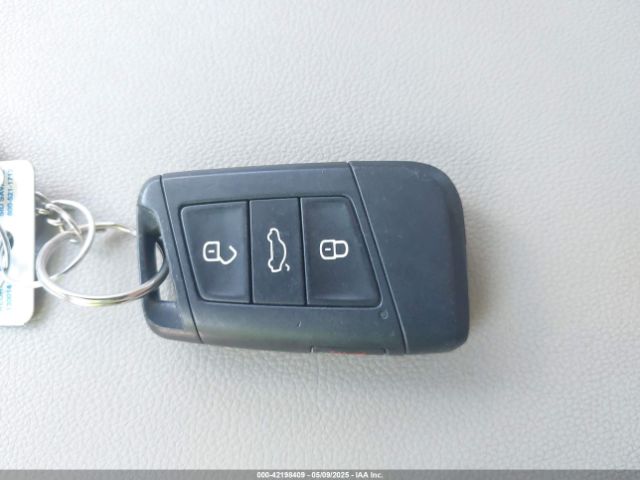 1V2CR2CA5JC520616 Volkswagen Atlas