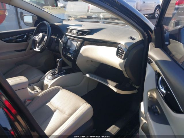 JN1BJ1CR5HW101326 Nissan Rogue Sport Sl