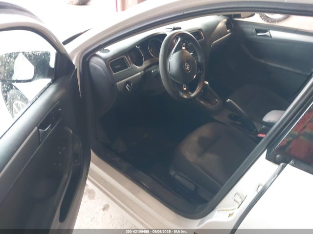 3VWD17AJ9FM271575 Volkswagen Jetta 1.8t Se