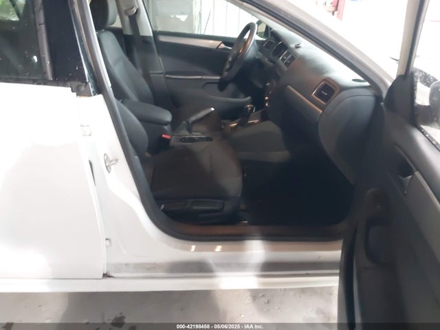 3VWD17AJ9FM271575 Volkswagen Jetta 1.8t Se