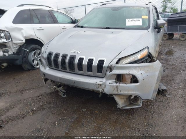 1C4PJMCS1EW190833 Jeep Cherokee Latitude