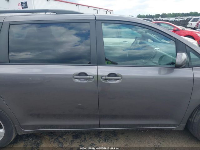 5TDKZ3DCXHS818669 Toyota Sienna Le 8 Passenger