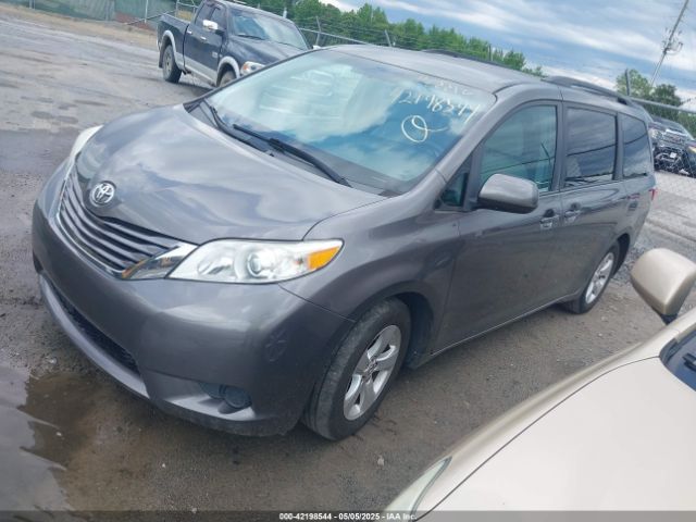 5TDKZ3DCXHS818669 Toyota Sienna Le 8 Passenger