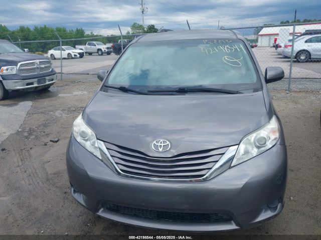 5TDKZ3DCXHS818669 Toyota Sienna Le 8 Passenger