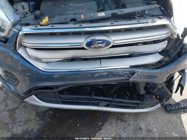 1FMCU9HD4JUC77589 Ford ESCAPE SEL