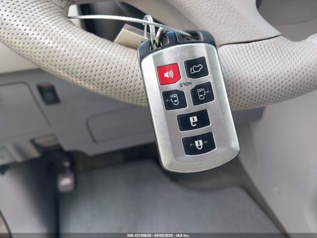 5TDYK3DC6ES486921 Toyota Sienna Xle V6 8 Passenger