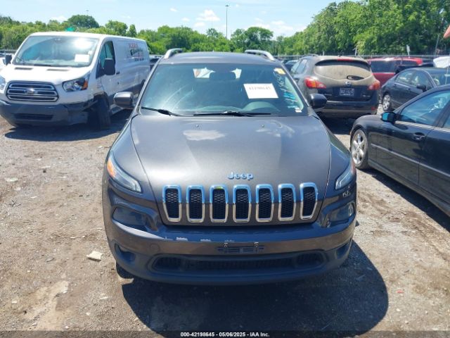 1C4PJLCS0EW297415 Jeep Cherokee Latitude