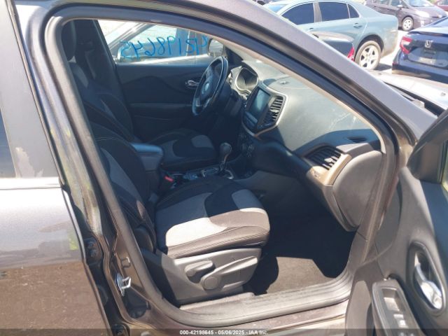 1C4PJLCS0EW297415 Jeep Cherokee Latitude