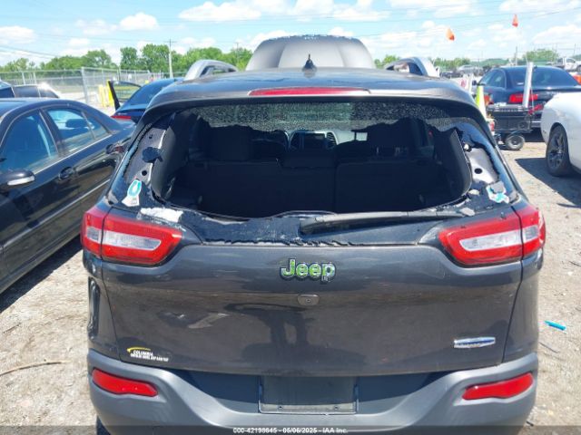 1C4PJLCS0EW297415 Jeep Cherokee Latitude