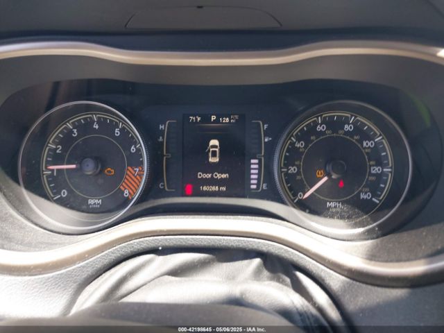 1C4PJLCS0EW297415 Jeep Cherokee Latitude