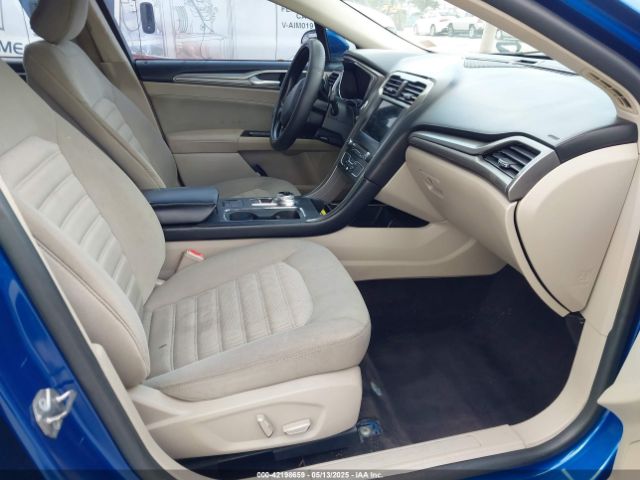 3FA6P0HD3HR309606 Ford FUSION SE