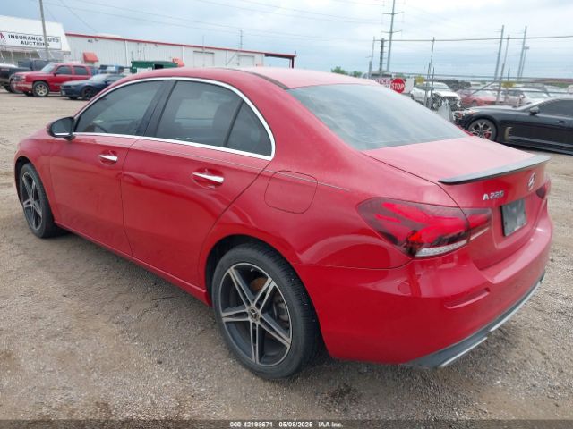2019 MERCEDES-BENZ A 220 WDD3G4EB8KW025194 Photo 2