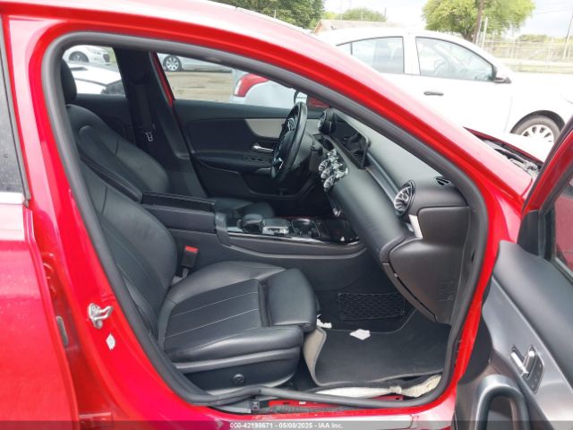 2019 MERCEDES-BENZ A 220 WDD3G4EB8KW025194 Photo 4