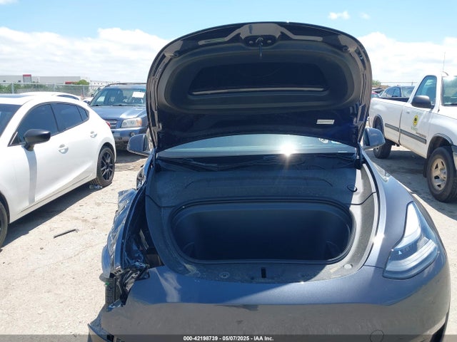 2025 TESLA MODEL Y 7SAYGDEE3SA364458 Photo 9