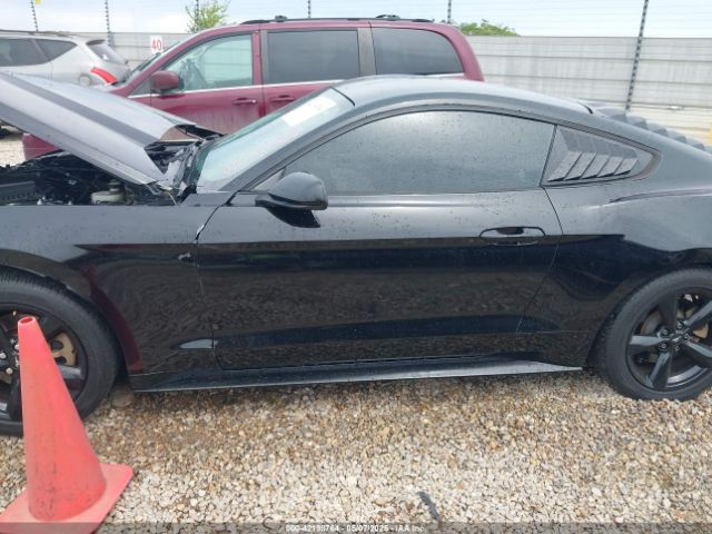 1FA6P8AM6F5308765 Ford Mustang V6