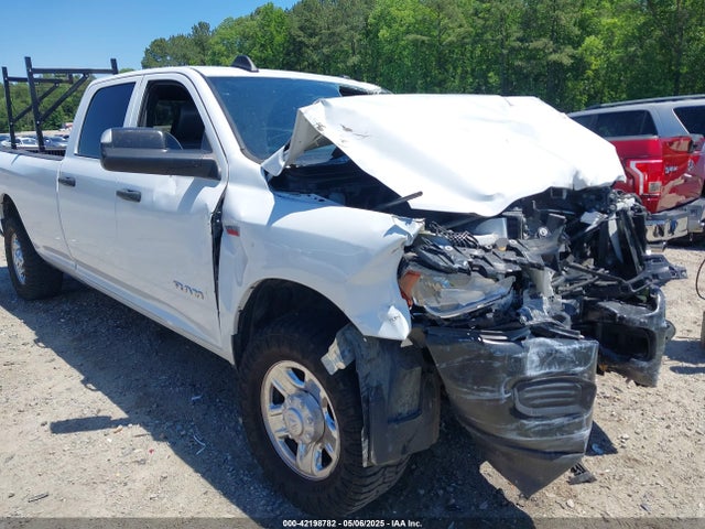 3C6UR4HJXMG674094 RAM 2500 Tradesman  4x2 8' Box