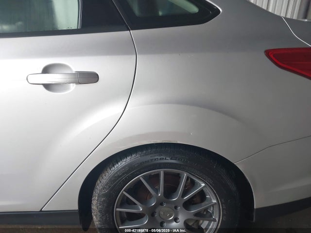 1FADP3F23EL158142 Ford FOCUS SE