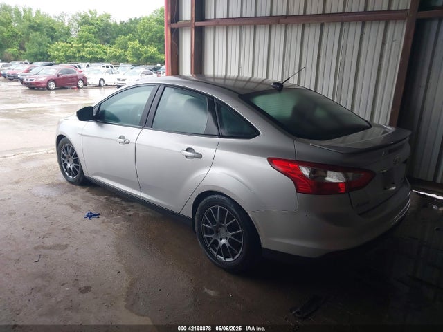 1FADP3F23EL158142 Ford FOCUS SE
