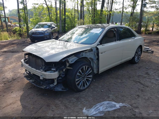 Lincoln Continental Select 2018 1LN6L9SK4J5603702 Image 2