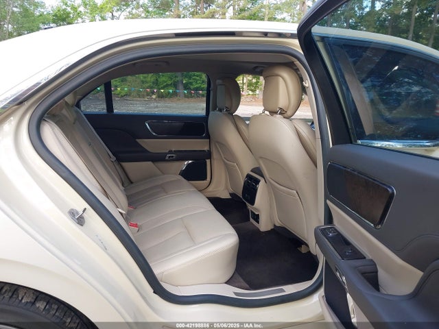 Lincoln Continental Select 2018 1LN6L9SK4J5603702 Image 8