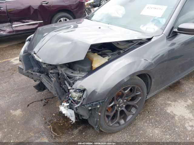 2019 CHRYSLER 300 2C3CCABG0KH516446 Photo 5