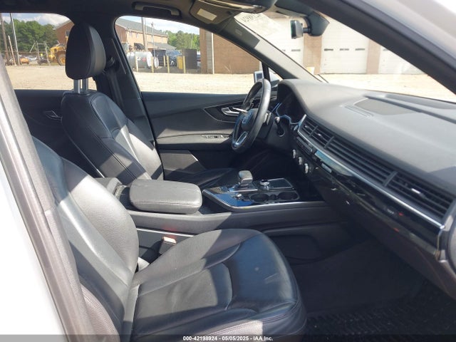 2017 AUDI Q7 WA1LAAF70HD023071 Photo 4