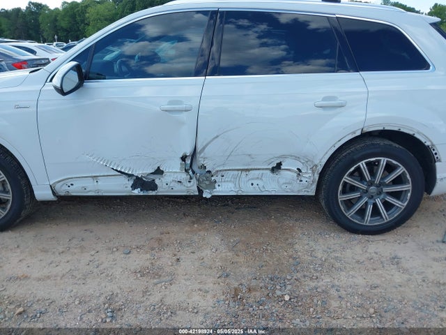 2017 AUDI Q7 WA1LAAF70HD023071 Photo 5